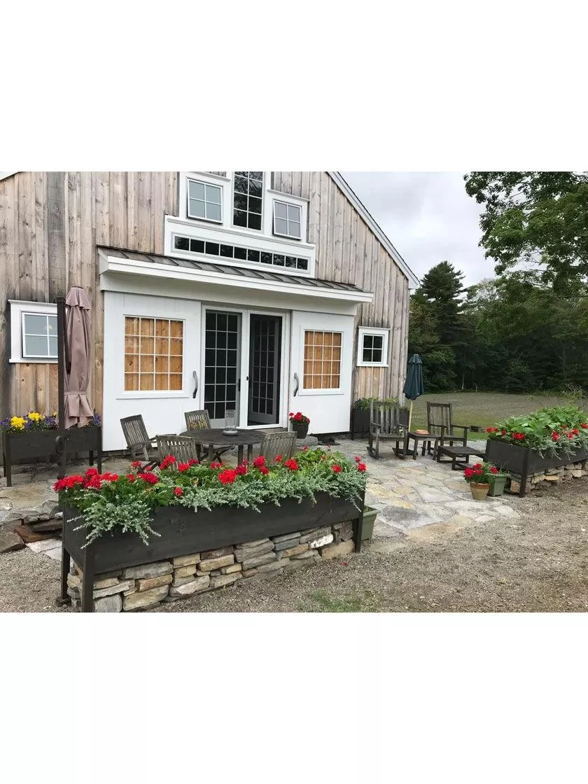 Eco-Stained Elevated Planter Box, 2'x8' 5 Eco-Stained Elevated Planter Box, 2'x8' - Image 5